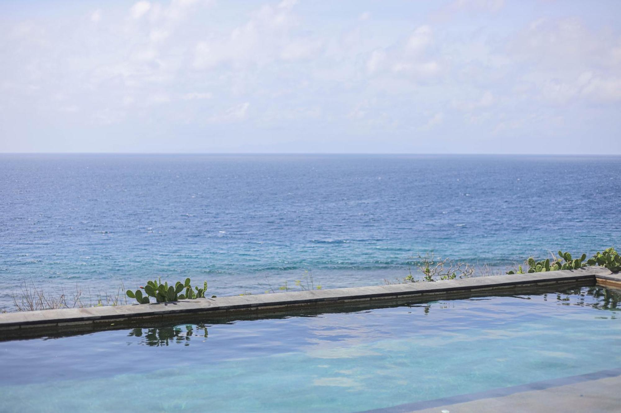 Manta Cottages With Sea View Batununggul Kültér fotó