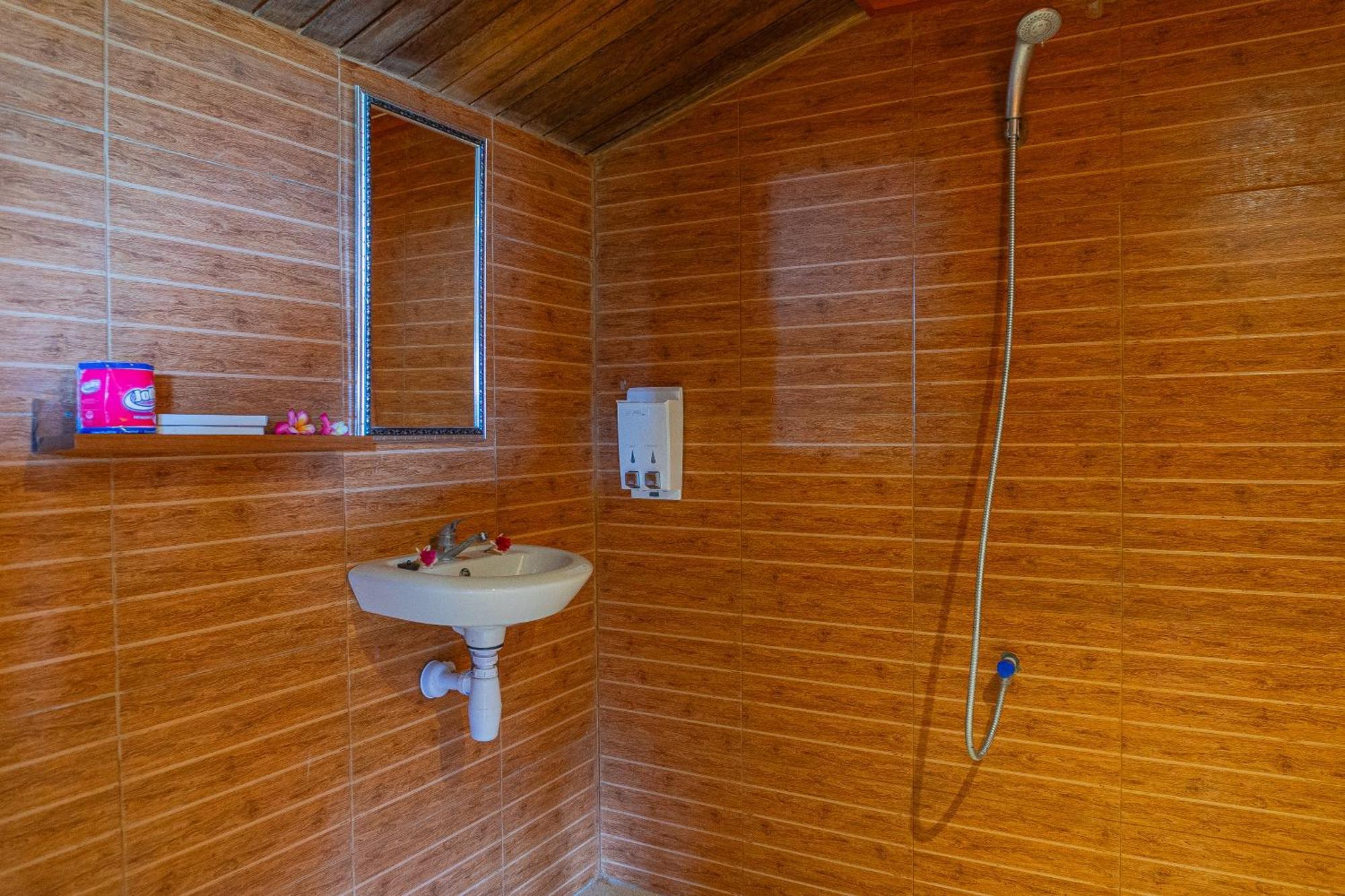 Manta Cottages With Sea View Batununggul Kültér fotó