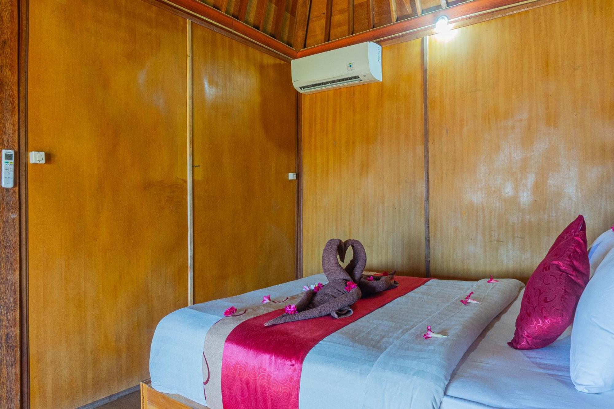Manta Cottages With Sea View Batununggul Kültér fotó