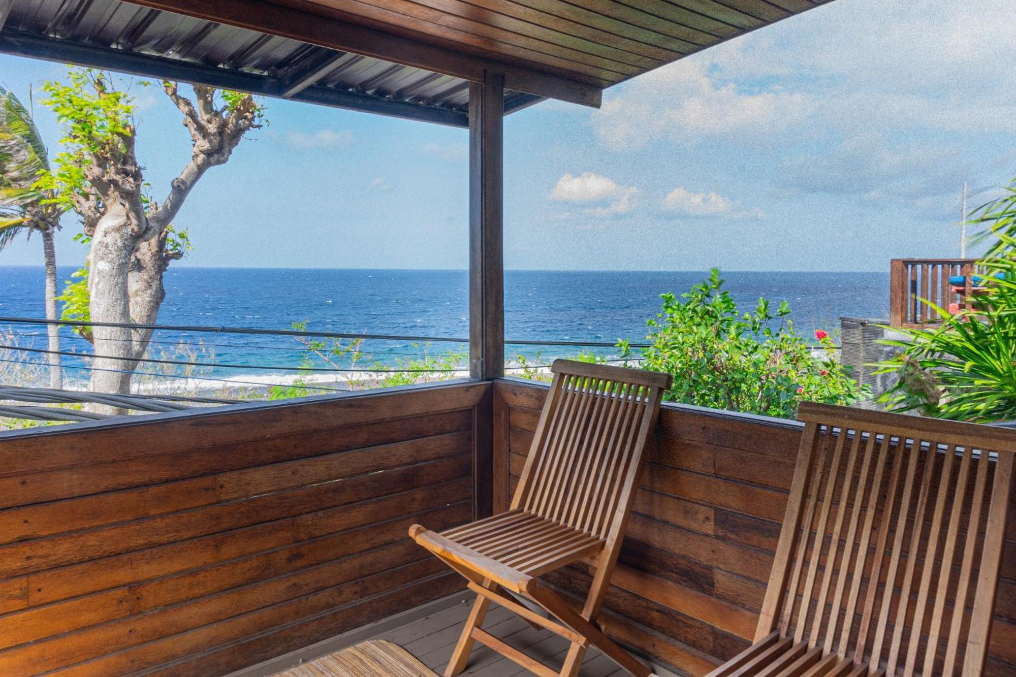 Manta Cottages With Sea View Batununggul Kültér fotó