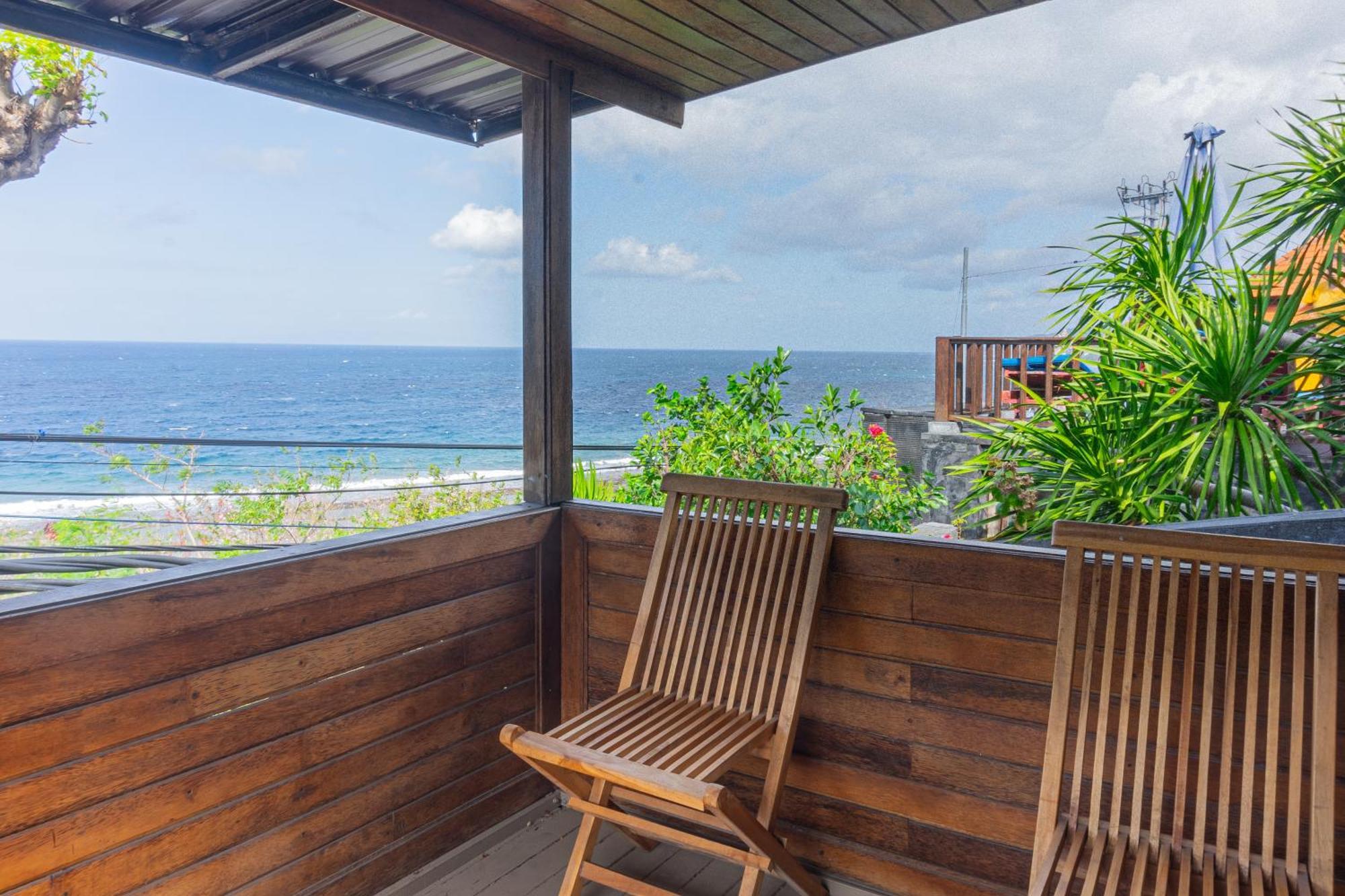 Manta Cottages With Sea View Batununggul Kültér fotó